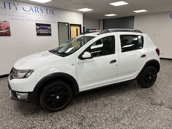 Used Dacia Sandero Stepway 2015 for sale - 77477651: Photo