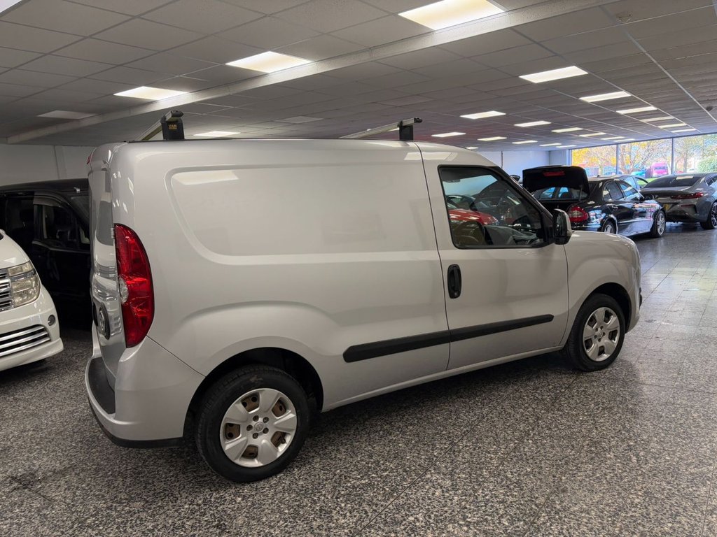 Used Vauxhall Combo 2018 for sale - 76376036: Photo 12