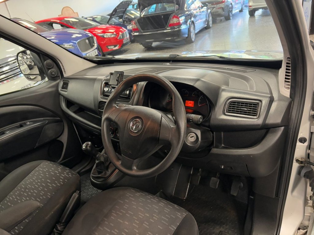 Used Vauxhall Combo 2018 for sale - 76376036: Photo 2