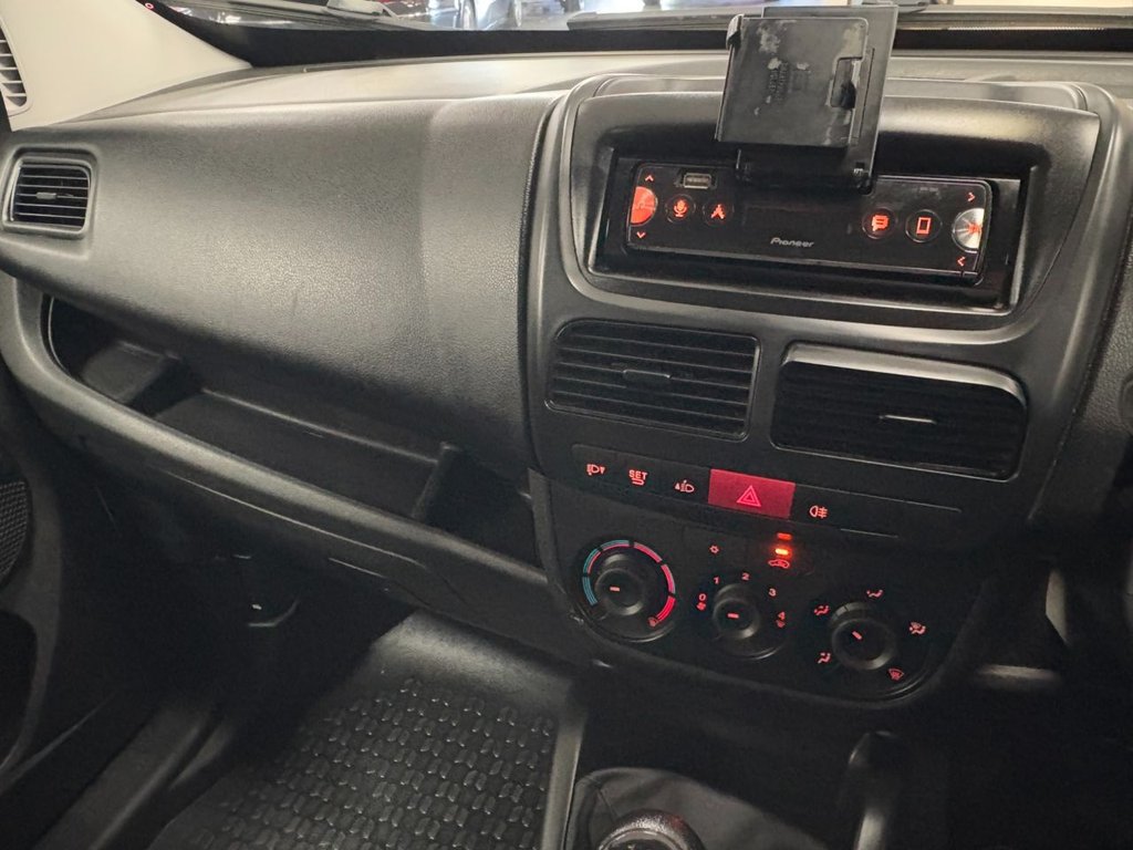 Used Vauxhall Combo 2018 for sale - 76376036: Photo 40