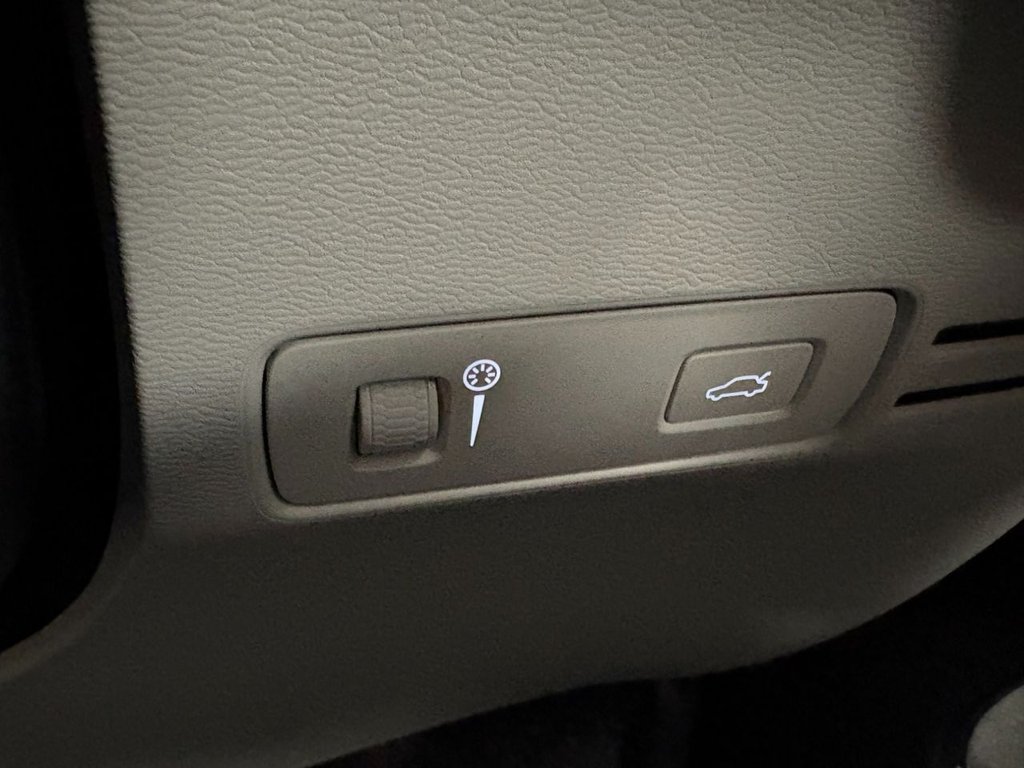 Used Volvo XC40 2019 for sale - 76820561: Photo 43