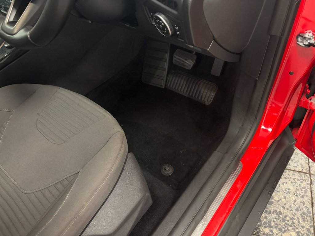 Used Ford Focus 2016 for sale - 76356886: Photo 5