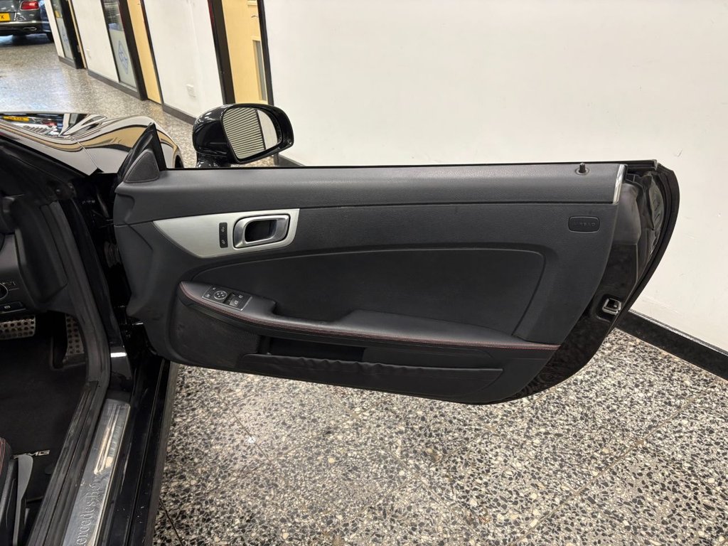 Used Mercedes-Benz SLK 2014 for sale - 77890976: Photo 23