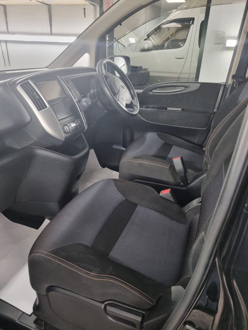 Used Nissan Serena 2008 for sale - 74784139: Photo 15