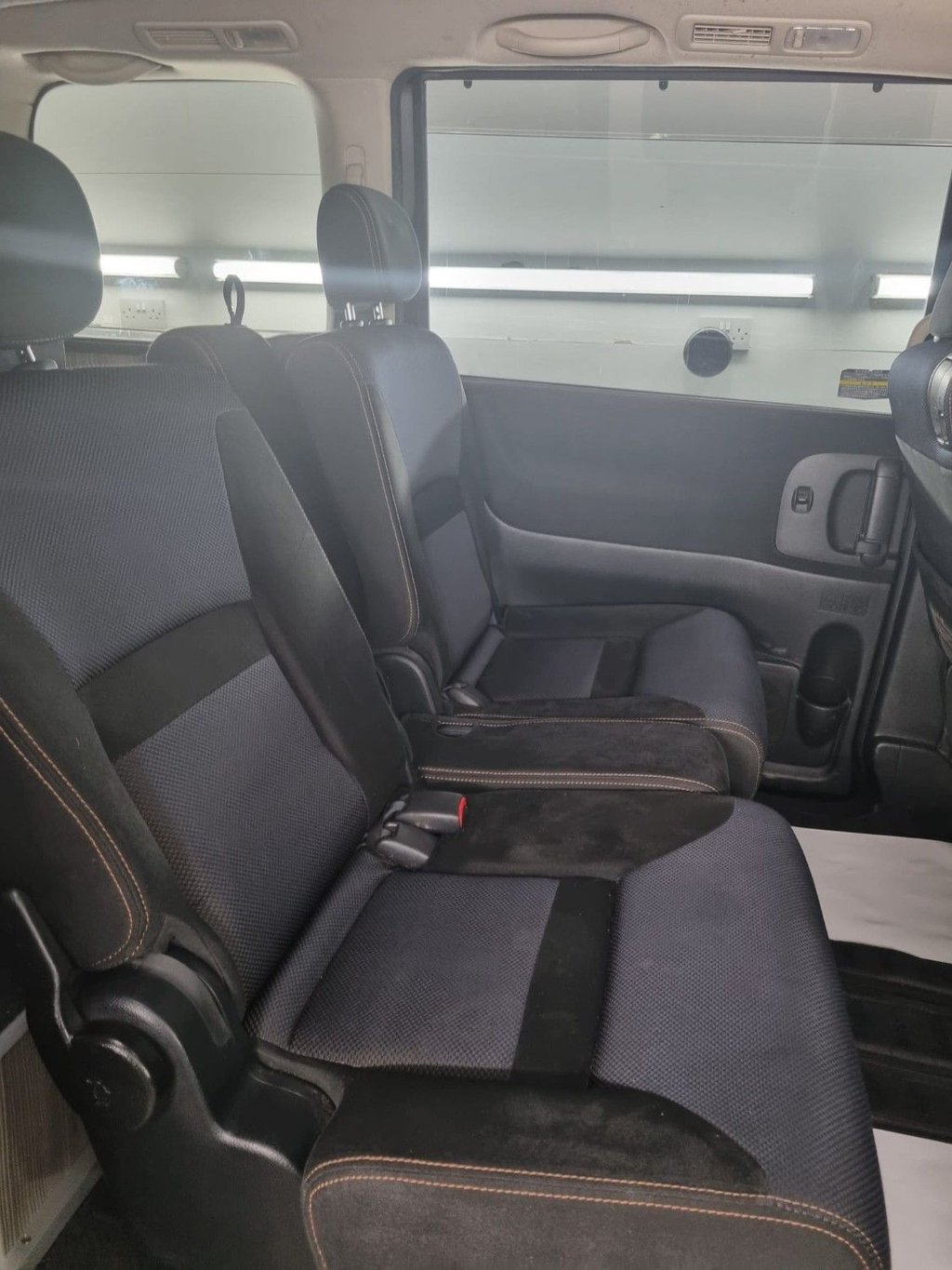 Used Nissan Serena 2008 for sale - 74784139: Photo 18