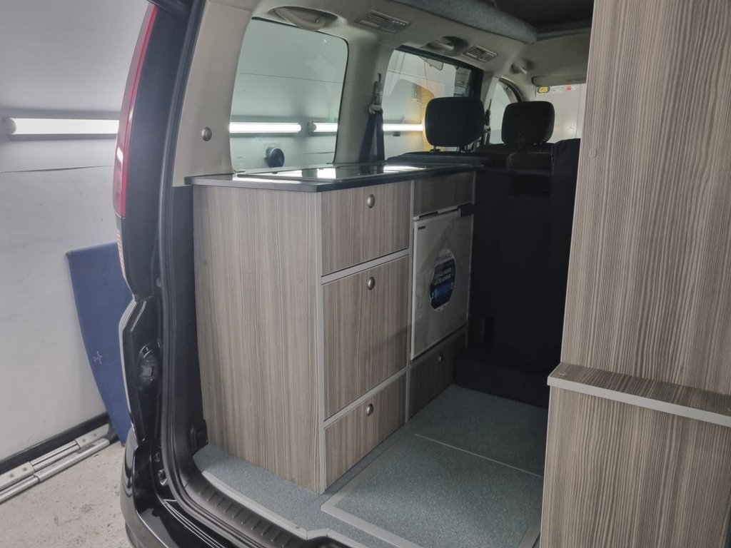 Used Nissan Serena 2008 for sale - 74784139: Photo 8