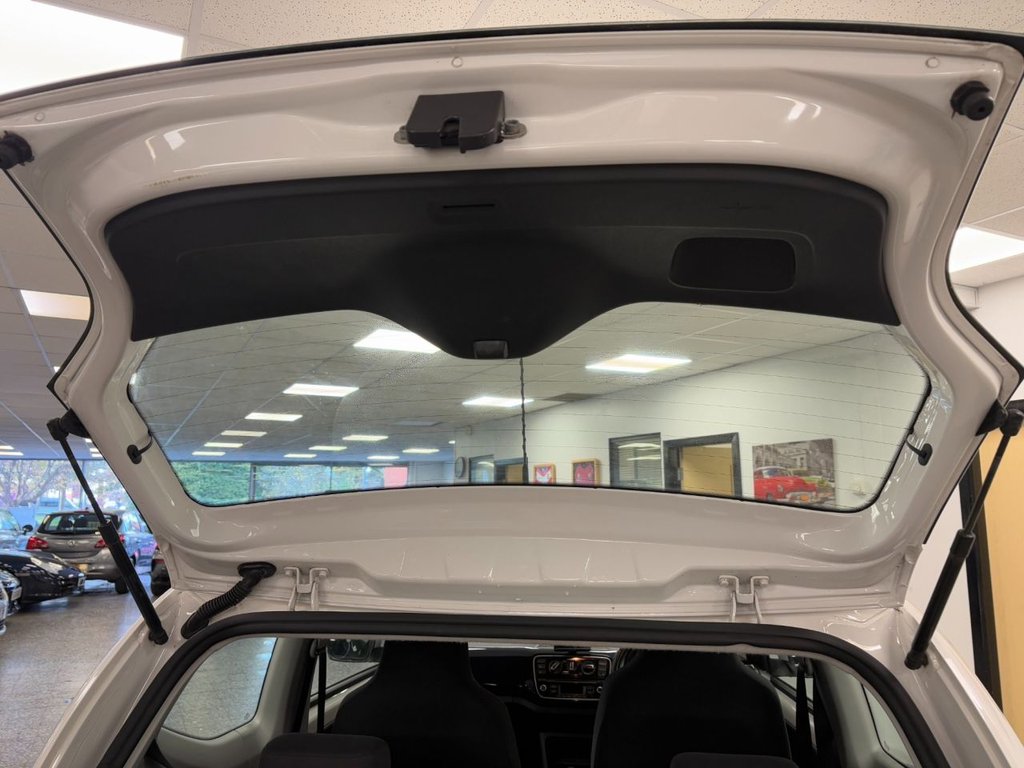 Used Volkswagen up! 2013 for sale - 76345692: Photo 19