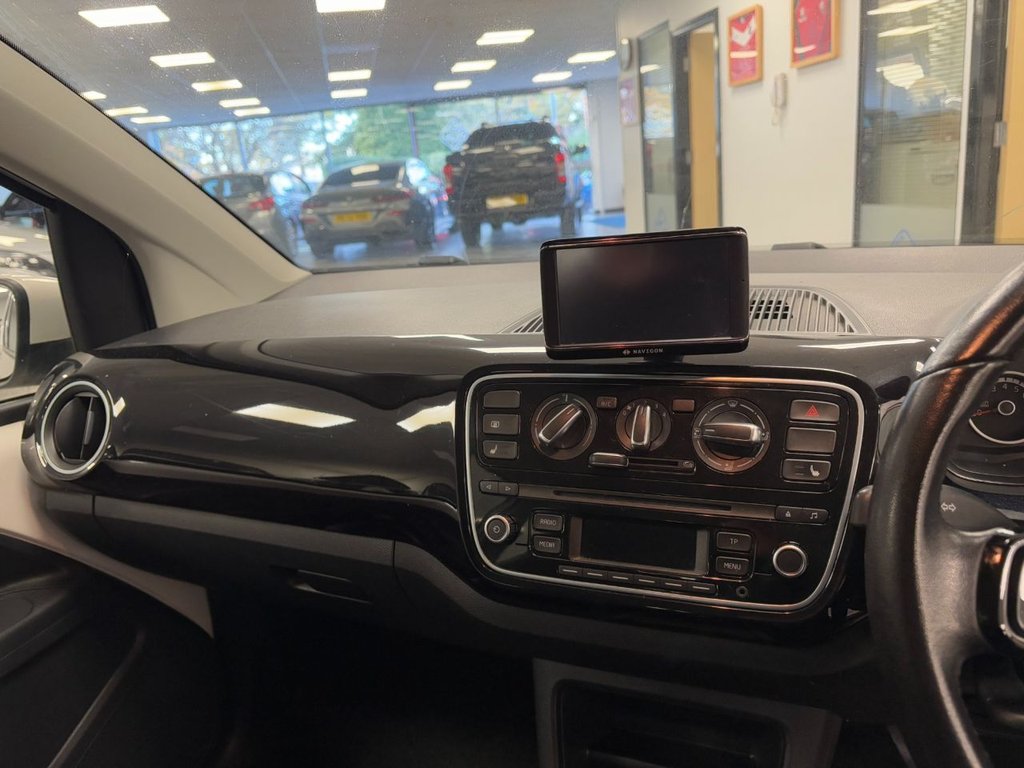 Used Volkswagen up! 2013 for sale - 76345692: Photo 22