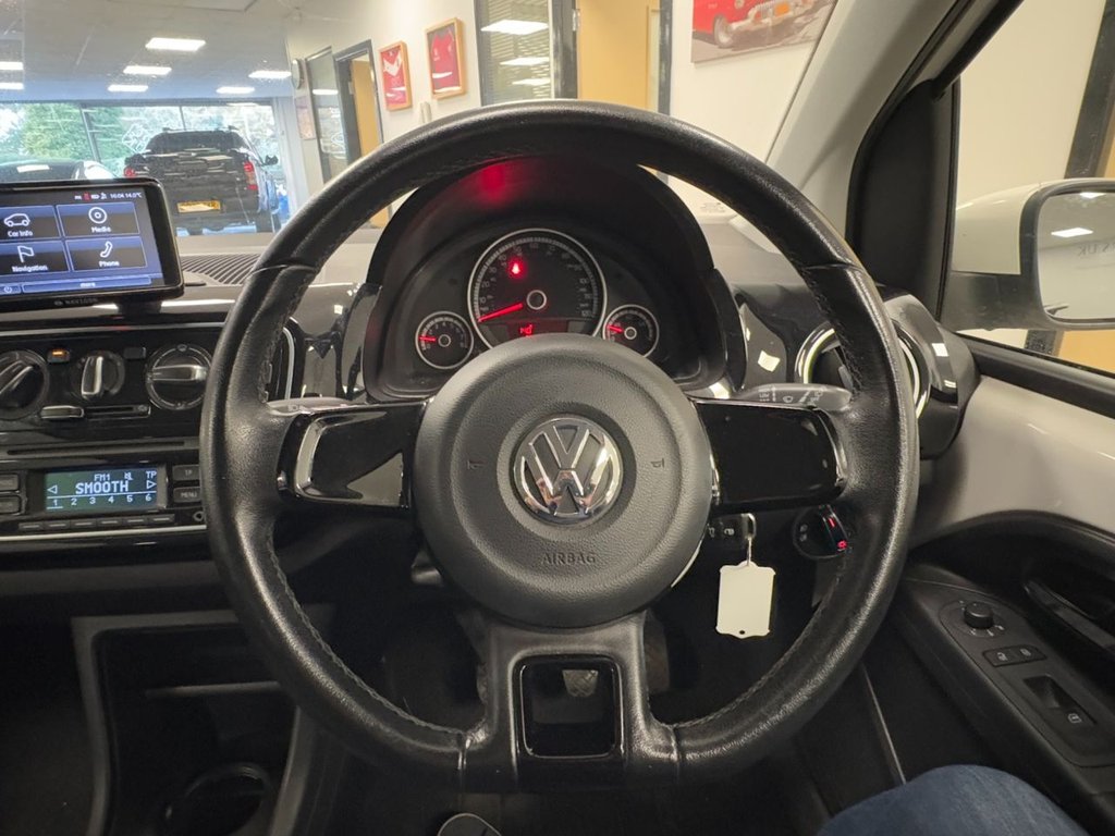 Used Volkswagen up! 2013 for sale - 76345692: Photo 28