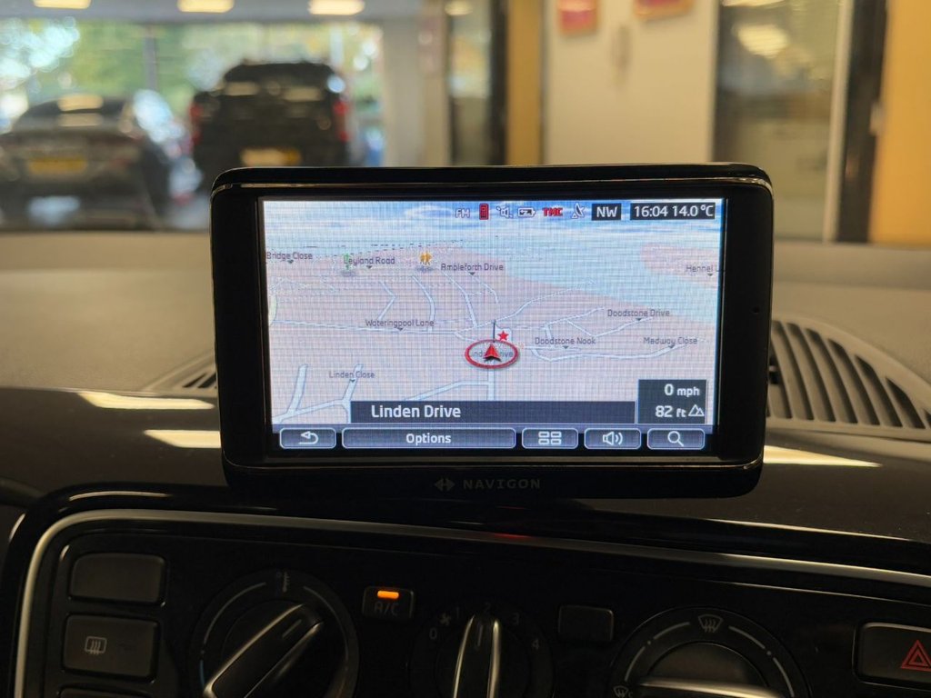 Used Volkswagen up! 2013 for sale - 76345692: Photo 3