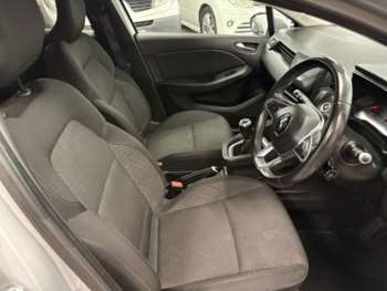 Used Renault Clio 2020 for sale - 74783924: Photo