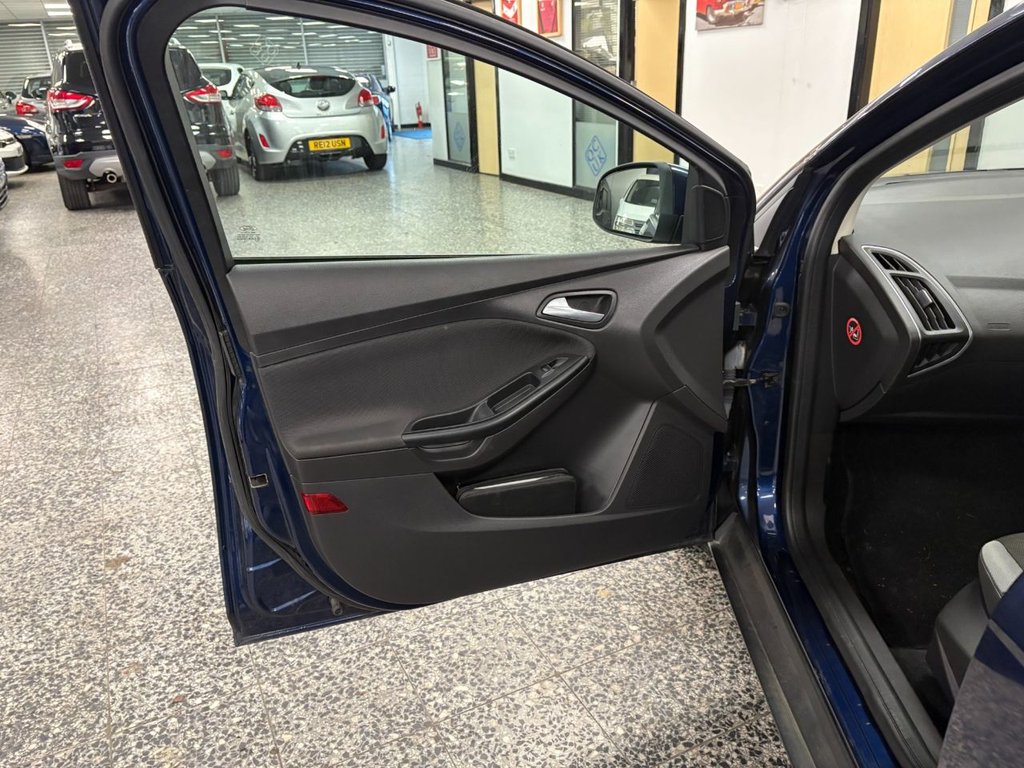 Used Ford Focus 2011 for sale - 76106263: Photo 14