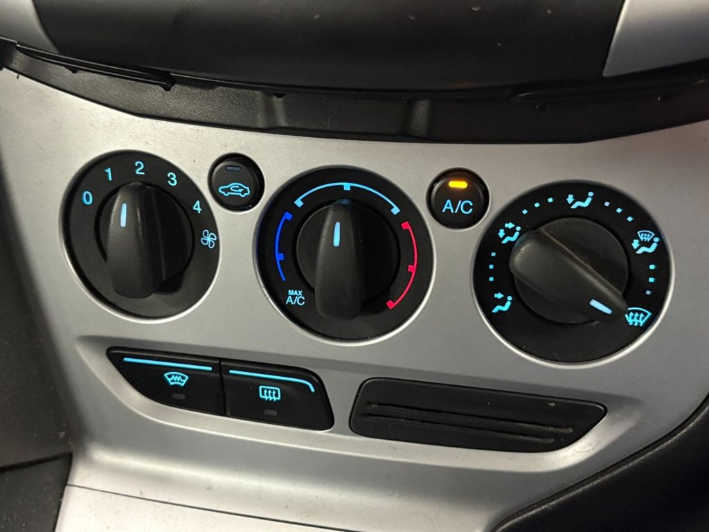 Used Ford Focus 2011 for sale - 76106263: Photo 19