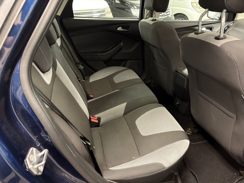 Used Ford Focus 2011 for sale - 76106263: Photo 3