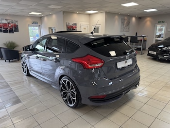 Used Ford Focus 2017 for sale - 78802905: Photo