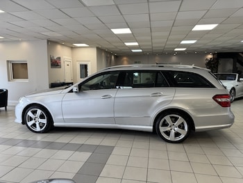 Used Mercedes-Benz E Class 2013 for sale - 78777352: Photo