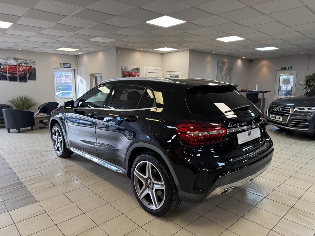 Used Mercedes-Benz GLA 2017 for sale - 77998838: Photo 3