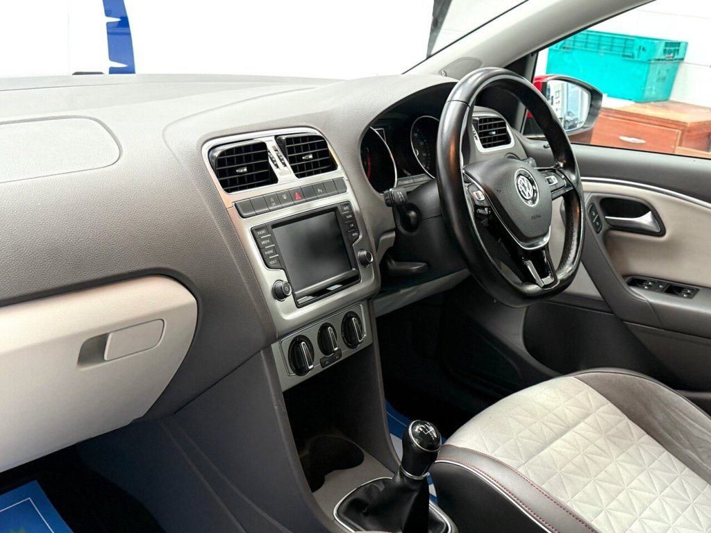 Used Volkswagen Polo 2017 for sale - 76266978: Photo 4