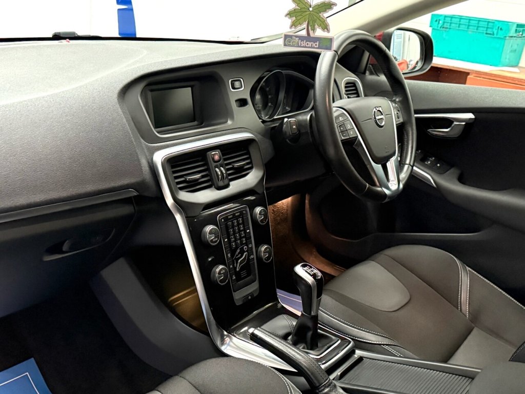 Used Volvo V40 2017 for sale - 76406554: Photo 4