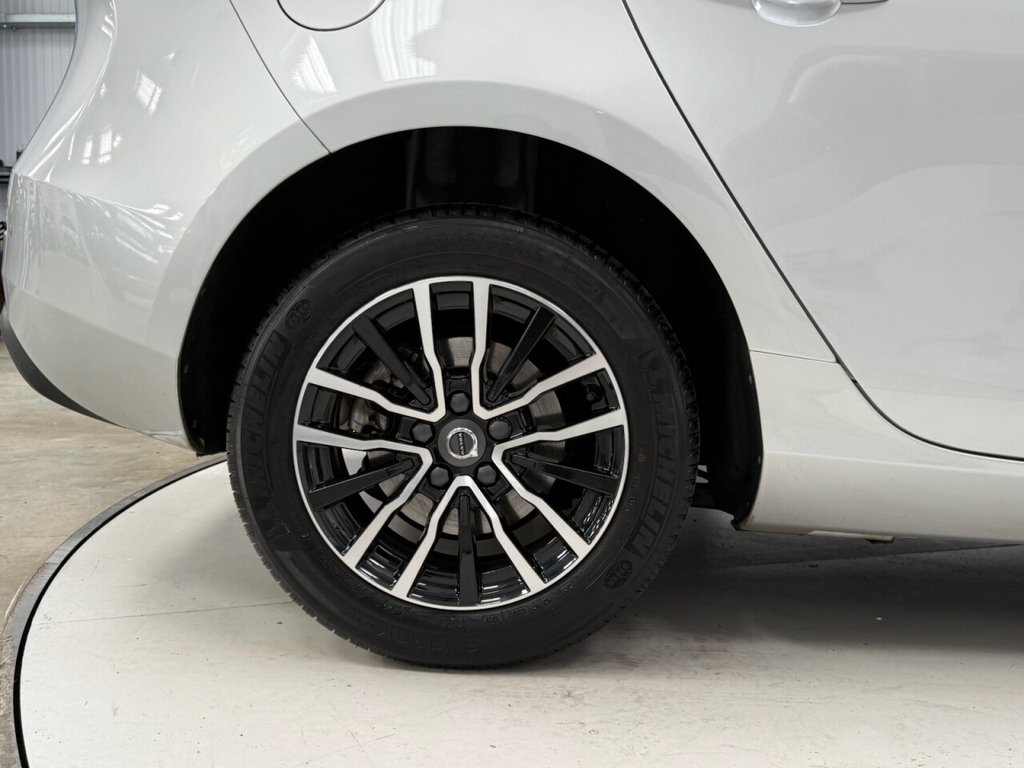 Used Volvo V40 2017 for sale - 78069287: Photo 11