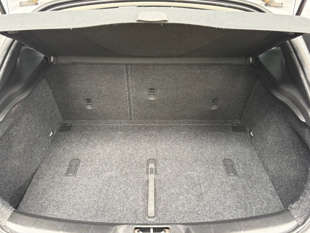 Used Volvo V40 2017 for sale - 78069287: Photo 30