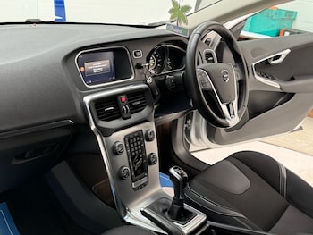 Used Volvo V40 2017 for sale - 78069287: Photo