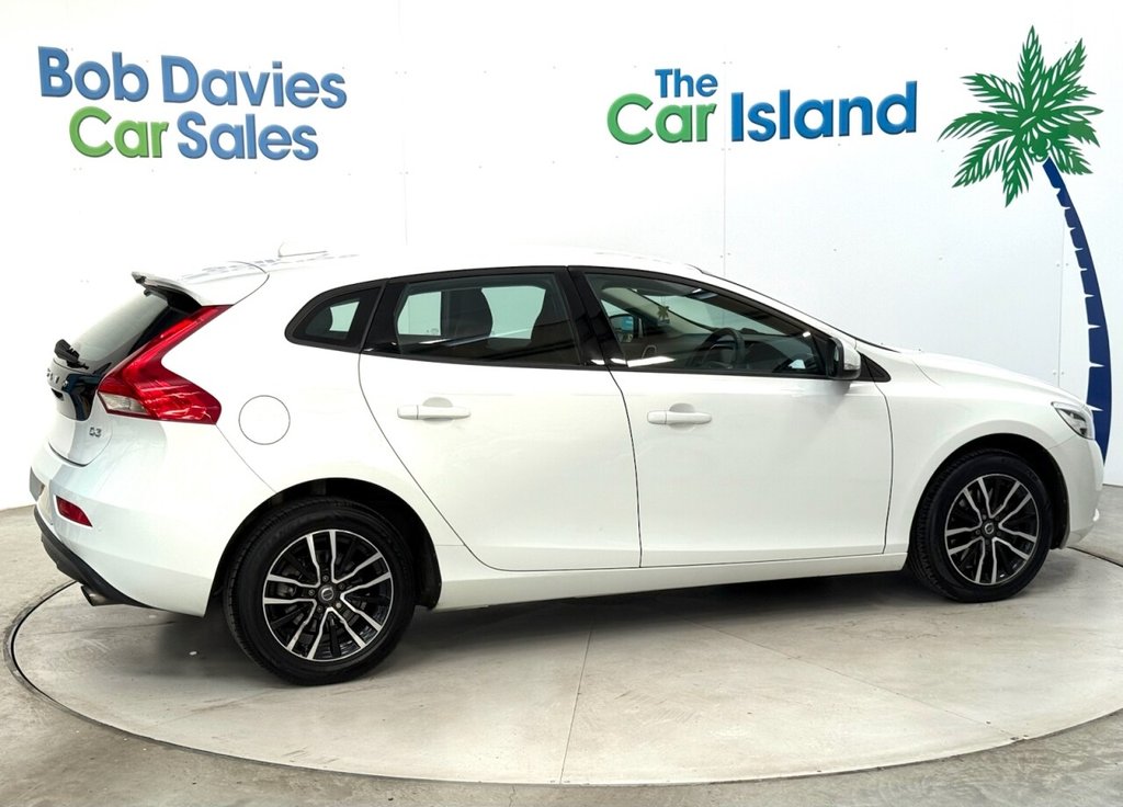 Used Volvo V40 2017 for sale - 76118519: Photo 10