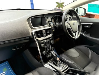 Used Volvo V40 2017 for sale - 76118519: Photo 4