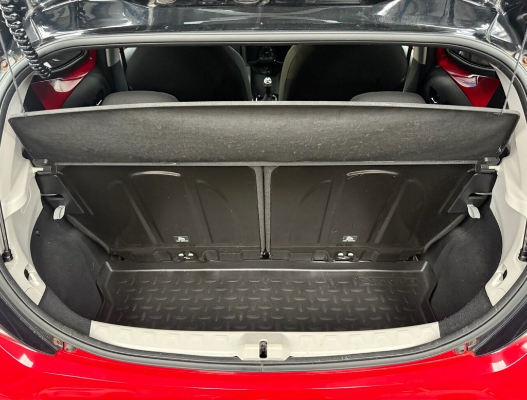 Used Toyota AYGO 2018 for sale - 76900534: Photo 32