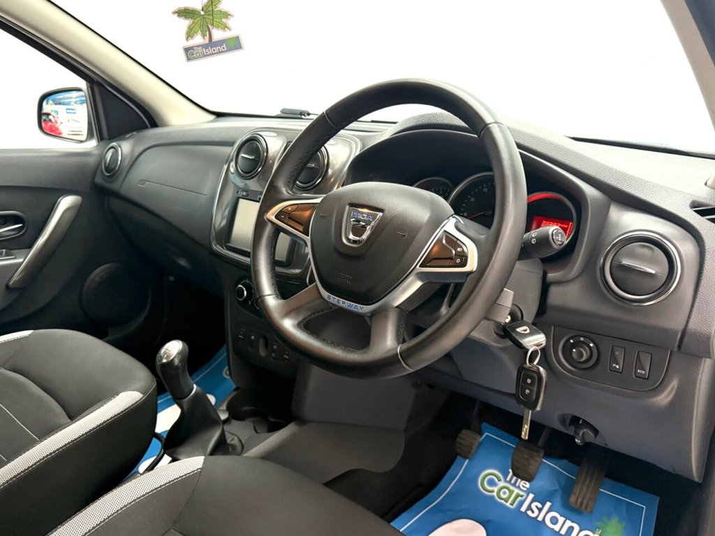 Used Dacia Sandero Stepway 2017 for sale - 76686540: Photo 16