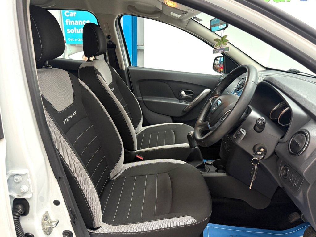 Used Dacia Sandero Stepway 2017 for sale - 76686540: Photo 17