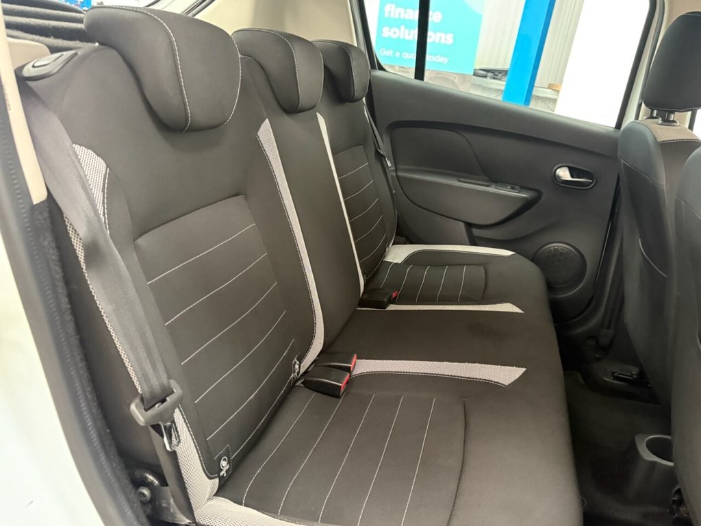 Used Dacia Sandero Stepway 2017 for sale - 76686540: Photo 27