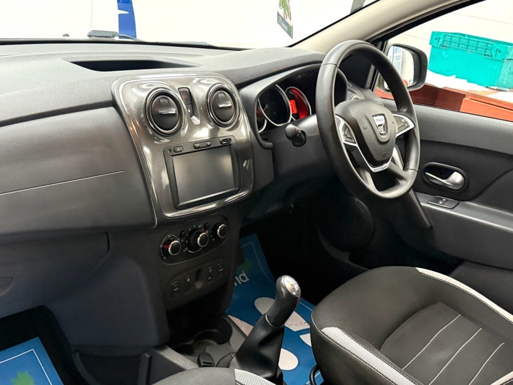 Used Dacia Sandero Stepway 2017 for sale - 76686540: Photo 4