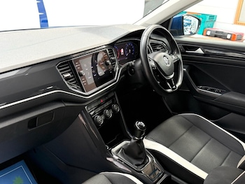 Used Volkswagen T-Roc 2018 for sale - 79323108: Photo