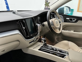 Used Volvo XC60 2018 for sale - 76417724: Photo