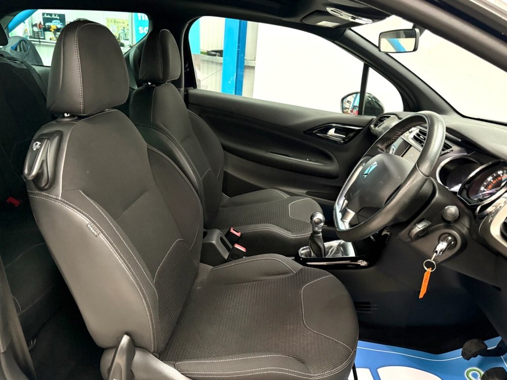 Used DS Automobiles DS 3 Cabrio 2018 for sale - 76686454: Photo 16