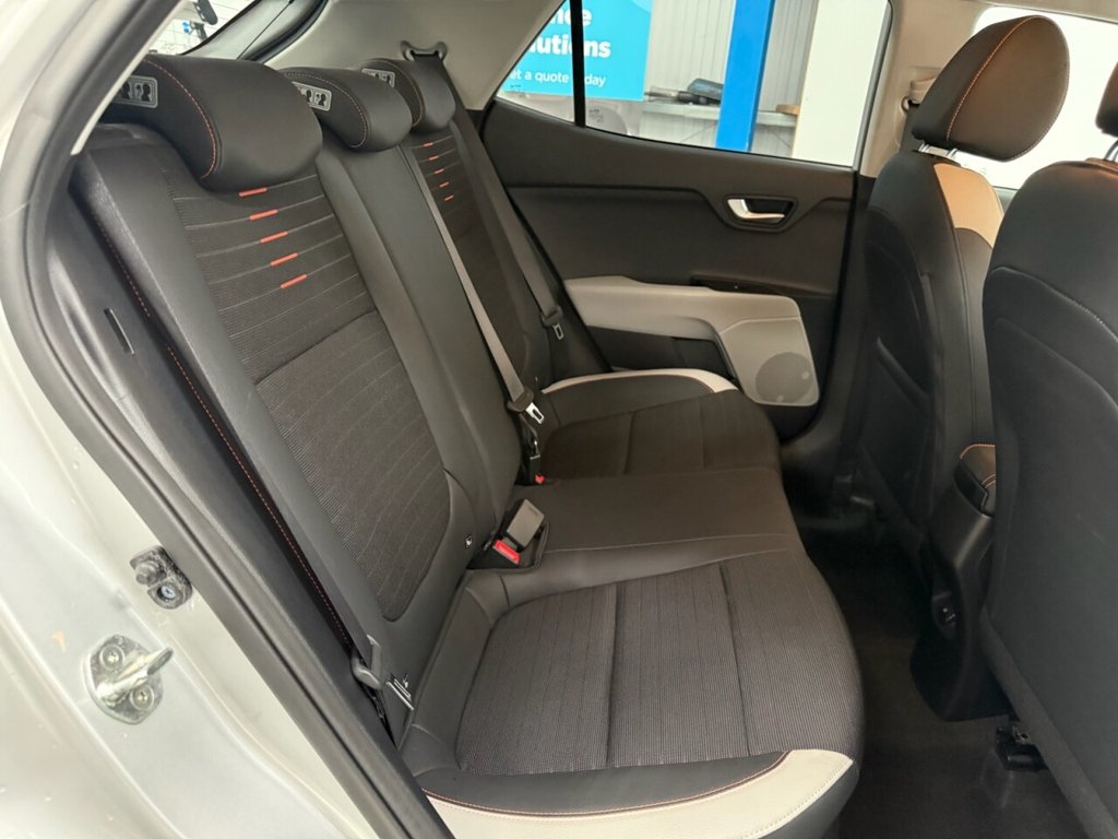 Used Kia Stonic 2018 for sale - 76148009: Photo 32