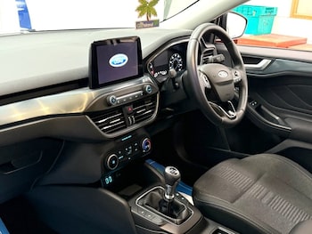 Used Ford Focus 2021 for sale - 76106265: Photo 4