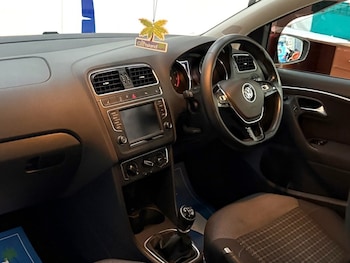 Used Volkswagen Polo 2017 for sale - 77172372: Photo