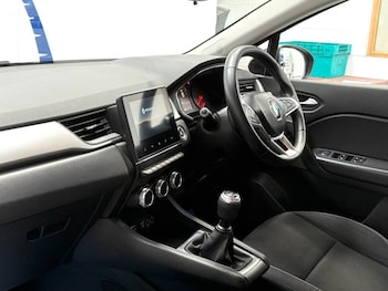 Used Renault Captur 2020 for sale - 76162909: Photo 4