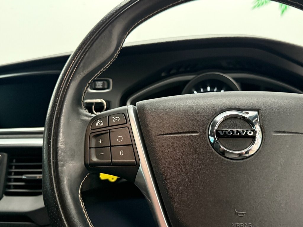 Used Volvo V40 2018 for sale - 75998887: Photo 20