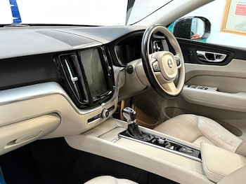 Used Volvo XC60 2018 for sale - 76698713: Photo