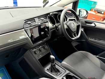 Used Volkswagen Touran 2018 for sale - 78850955: Photo