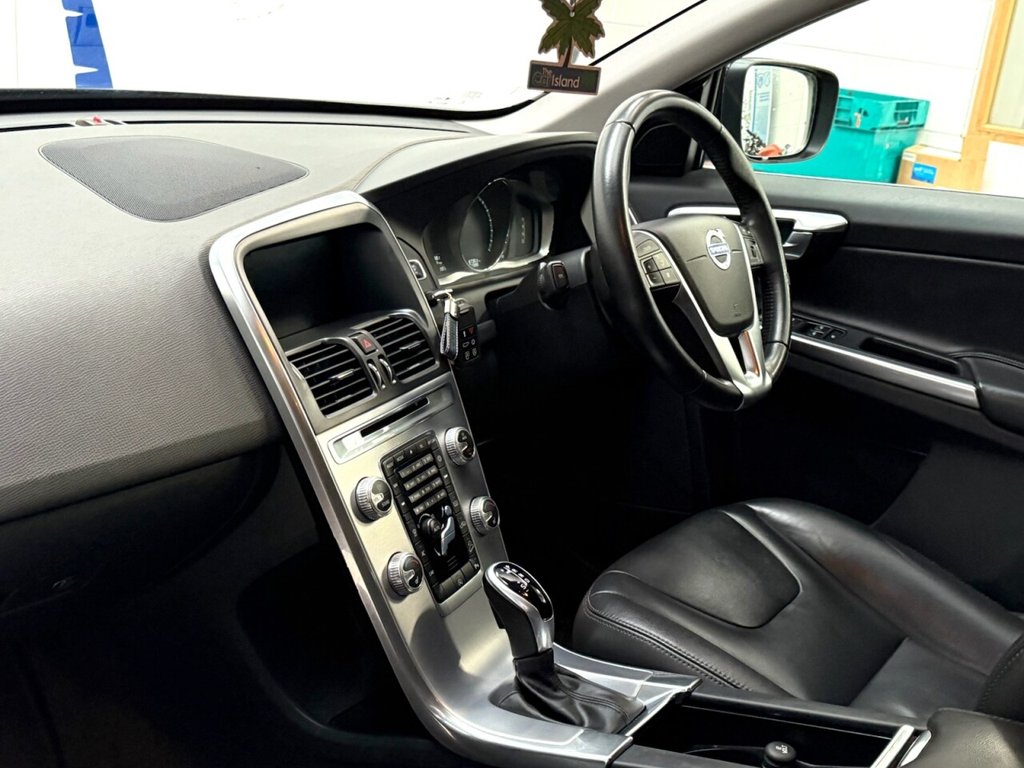 Used Volvo XC60 2017 for sale - 76910410: Photo 4