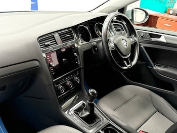 Used Volkswagen Golf 2019 for sale - 79409716: Photo