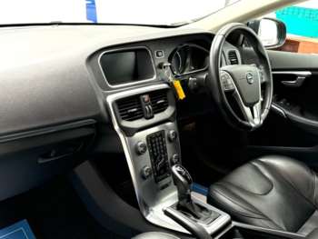 Used Volvo V40 2019 for sale - 74569804: Photo