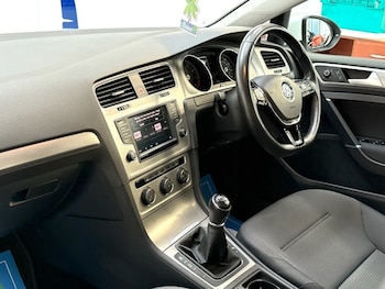 Used Volkswagen Golf 2017 for sale - 76496716: Photo