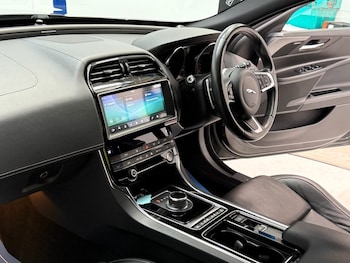 Used Jaguar XE 2019 for sale - 78372578: Photo