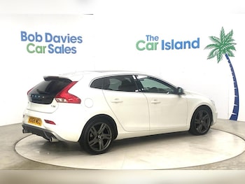 Used Volvo V40 2018 for sale - 78769163: Photo