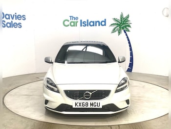 Used Volvo V40 2018 for sale - 78769163: Photo